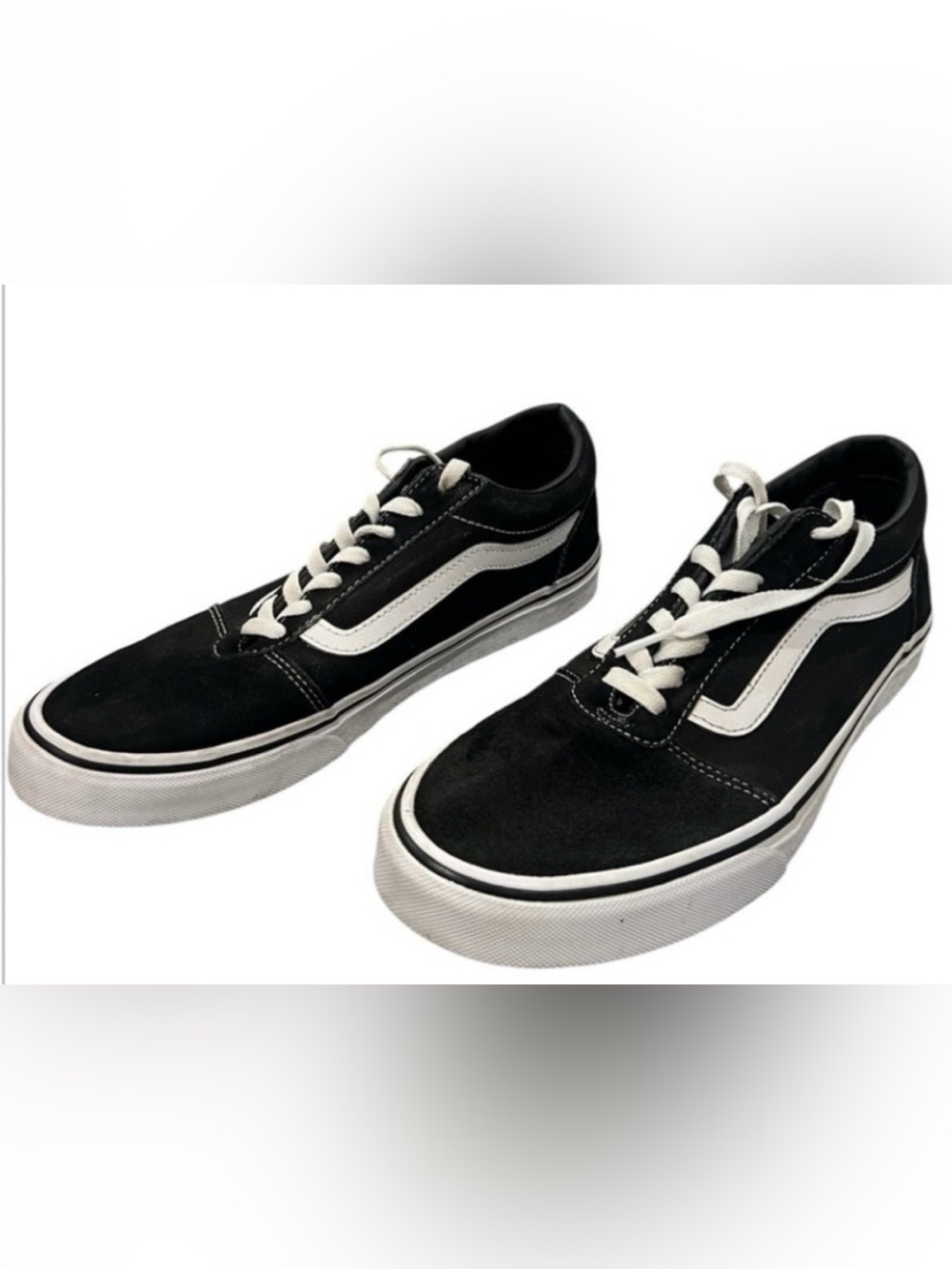 Vans Old Skool men’s 9.5 suede lace up black & white skate shoes